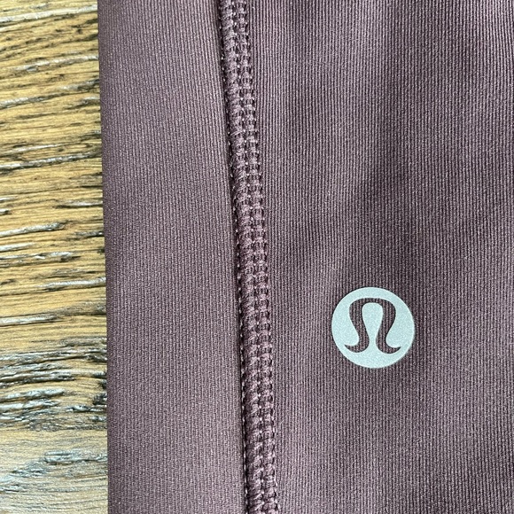 Lululemon cropped leggings, 19 inch inseam - Picture 6 of 6